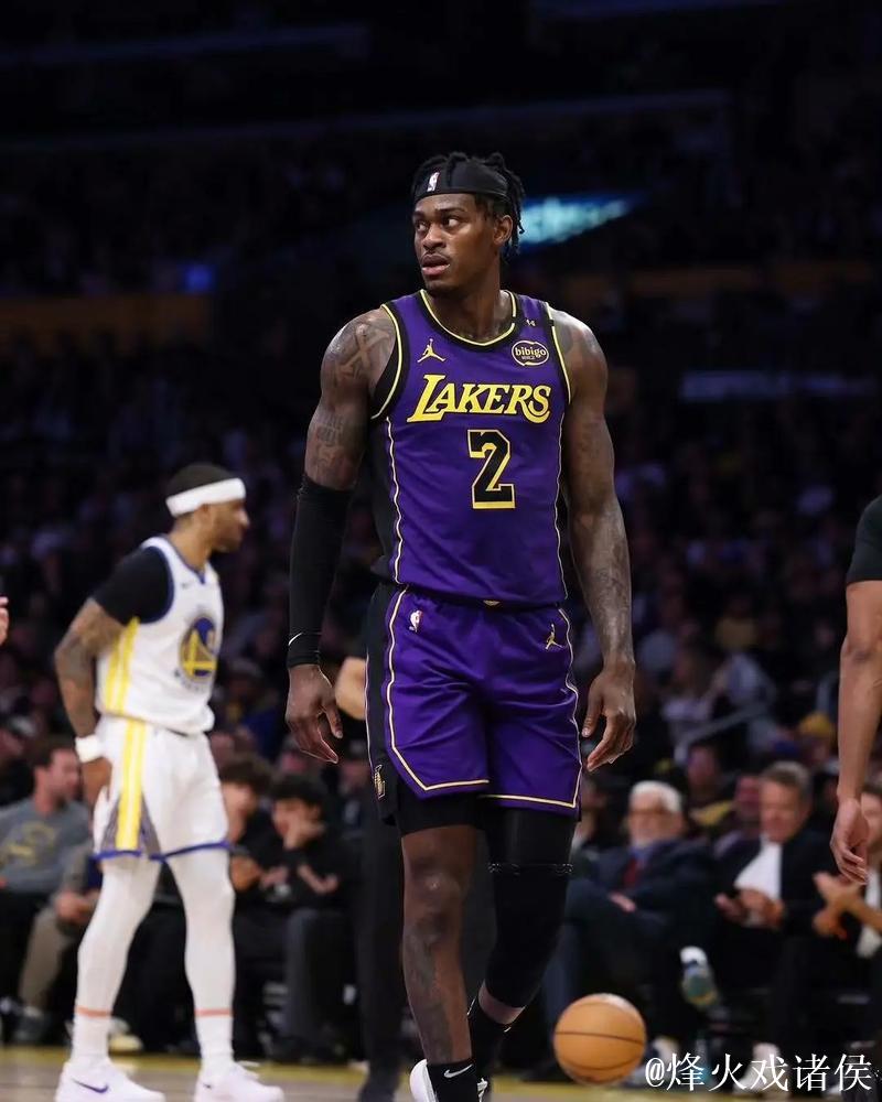 范德比尔特回归之后贡献巨大,你认为他之后能否成为湖人的常规轮转? 范德比尔特回归之后贡献巨大,你认为他之后能否成为湖人的常规轮转?
