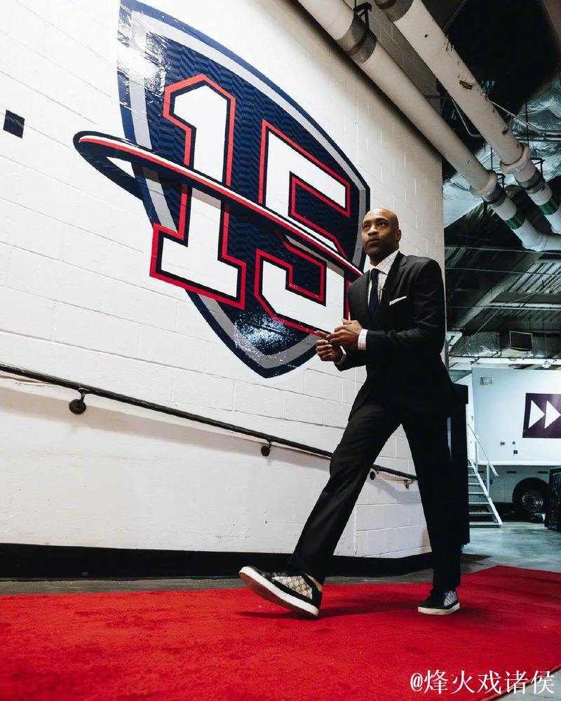 卡特感慨篮网退役球衣:梦想实现 感恩不已 卡特感慨篮网退役球衣:梦想实现 感恩不已