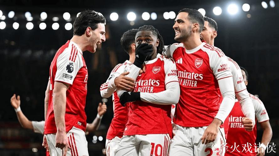 英超-埃泽上演帽子戏法 特罗萨德助攻破门 阿森纳4-1大胜热刺